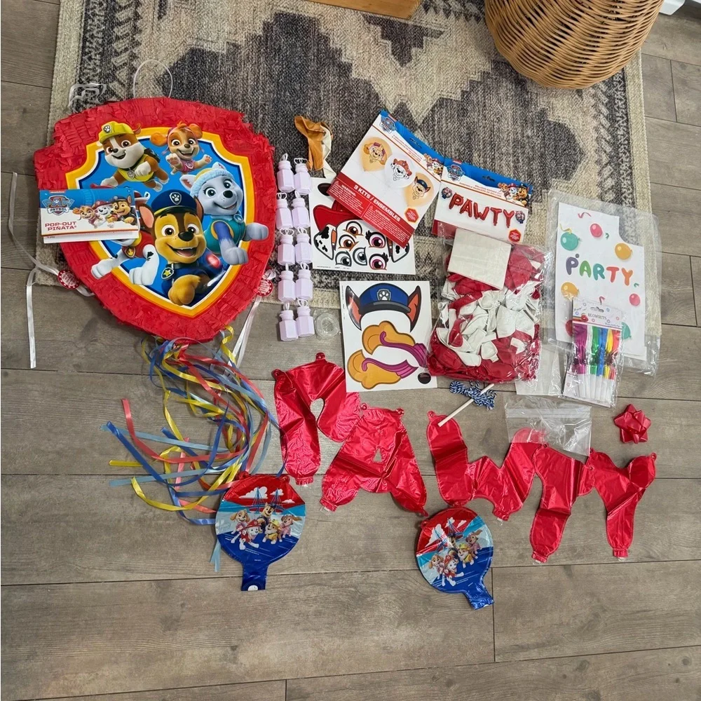 New Paw Patrol Party Supplies Piñata, Balloon Garland Banner Bubbles Blowouts